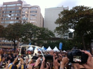 Papa Francisco llegando a Copacabana2